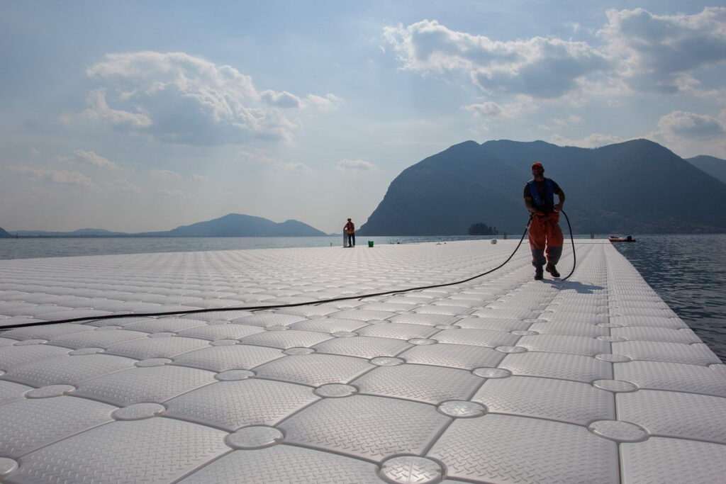 Плаващите кейове - The Floating Piers